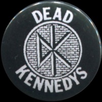 Placka 25 DEAD KENNEDYS logo wall