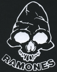 Nášivka RAMONES skull